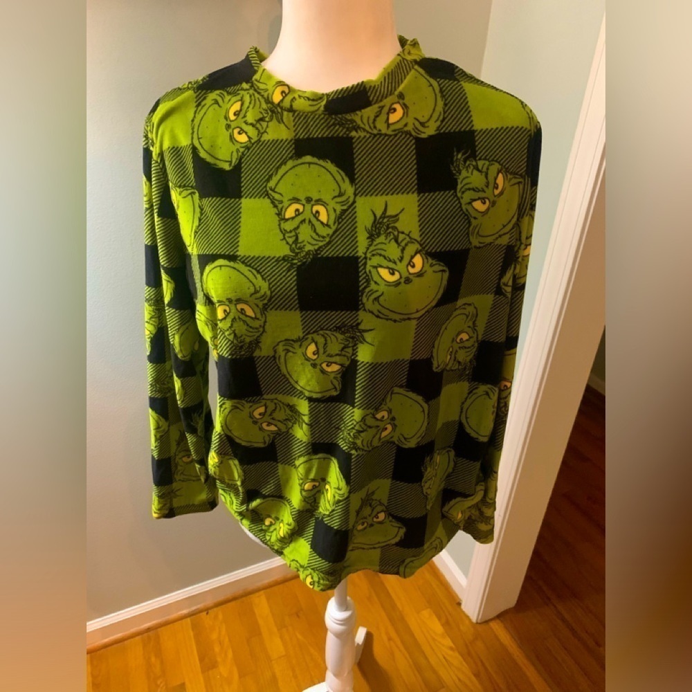 The Grinch Women’s pajamas, size M
